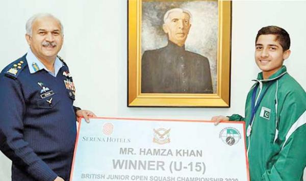 Squash Hamza Khan Wins