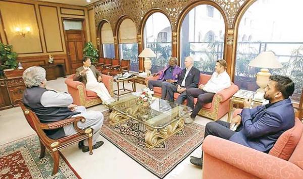 International Cricketers Get Pm From Pakistan