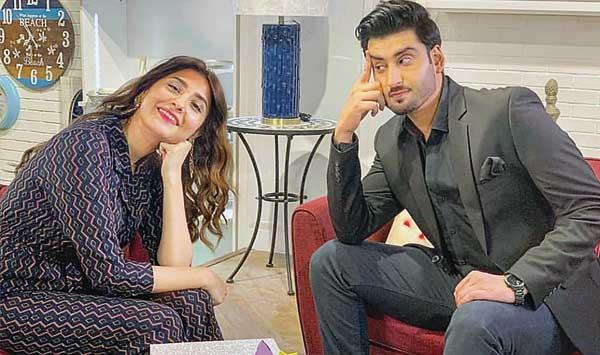 Agha Ali And Hina Altaf Hosts Of The Show