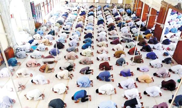 Congregational Prayers And Iftar In Pakistani Mosques