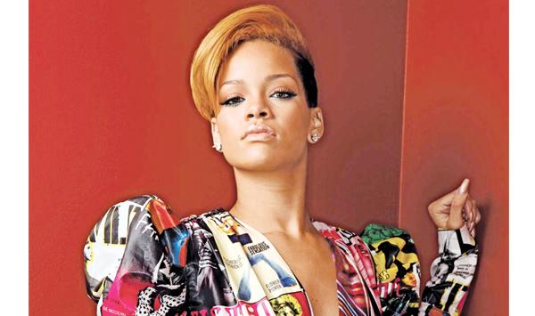 Rihanna Became The First Billionaire Female Musician
