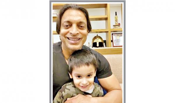 Shoaib Akhtar Shared A Photo With His Son